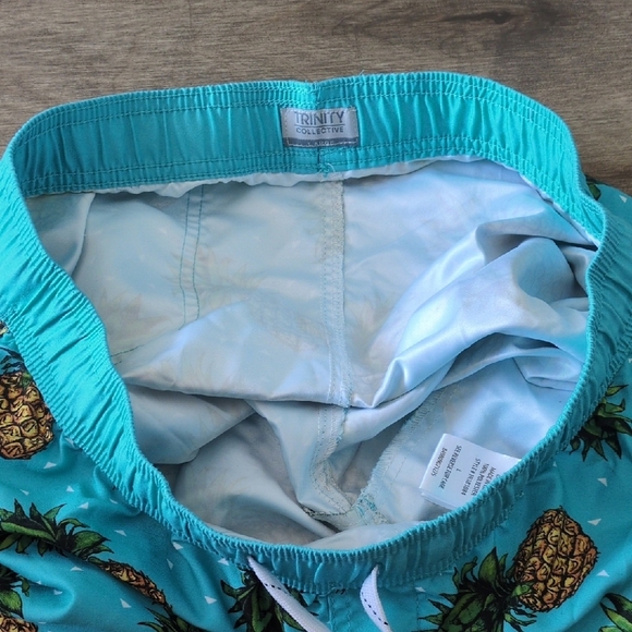 Men's Swim Short Pineapple Print Size Large - Picture 6 of 7